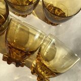 9 glasses amber feet notched wheels