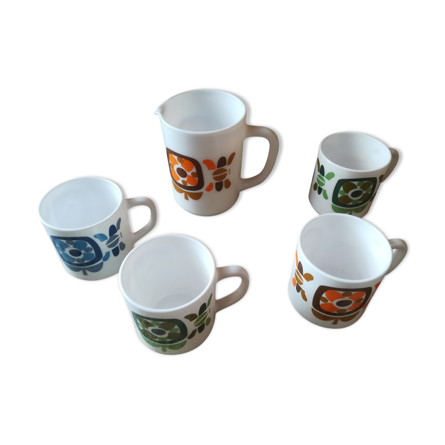 Mobil mugs and vintage pitcher in arcopal