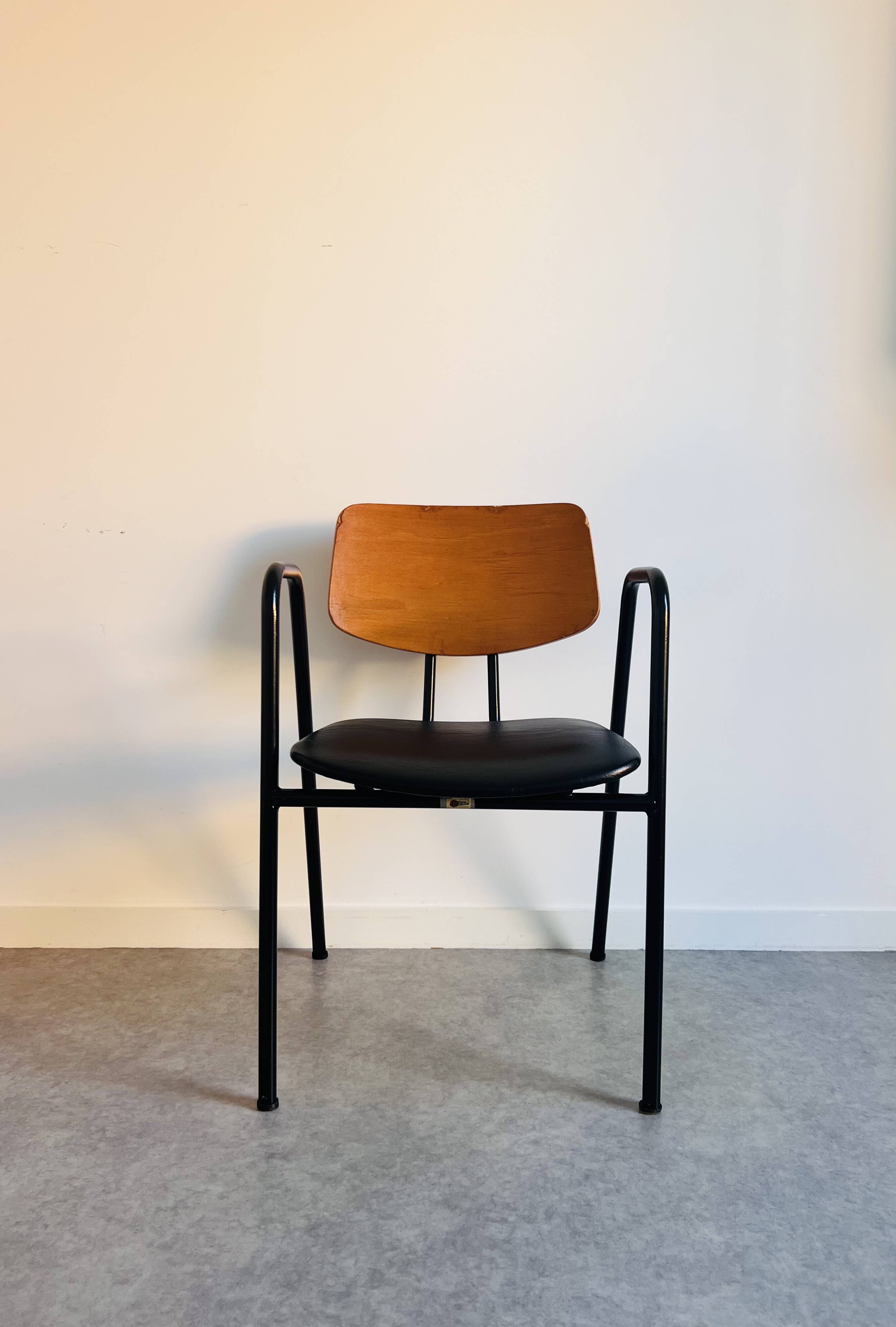 14 vintage Stella chairs