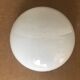 Plafonnier, applique rond vintage en verre opalin