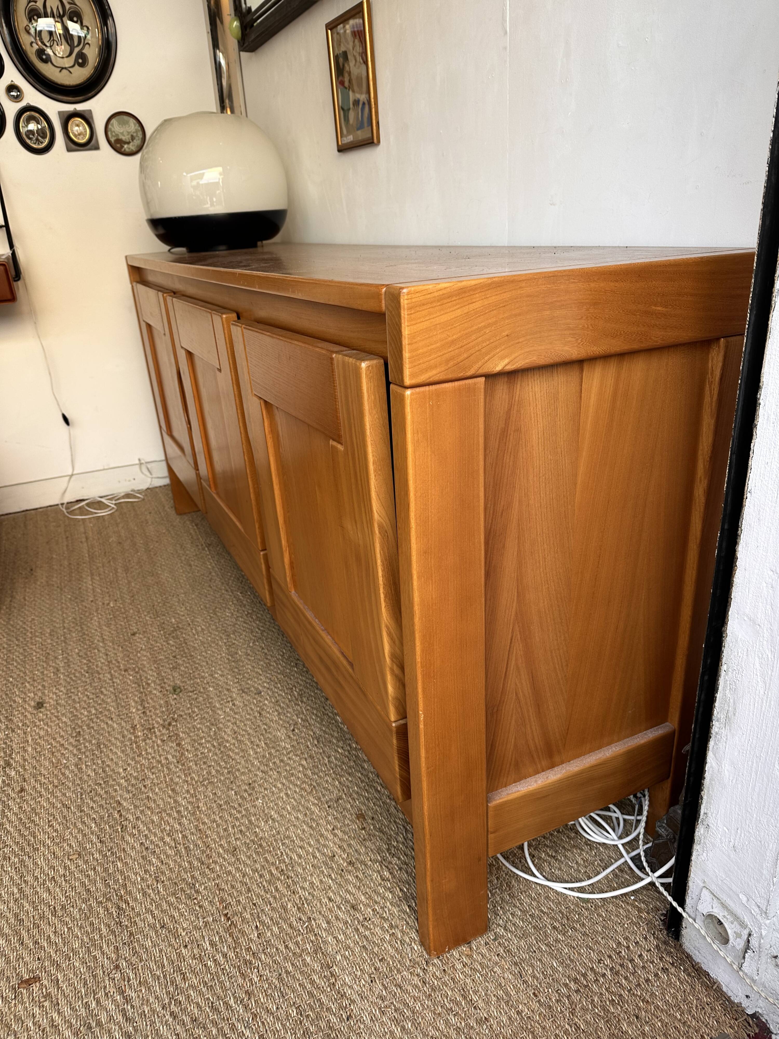 Enfilade in the style of Regain house.