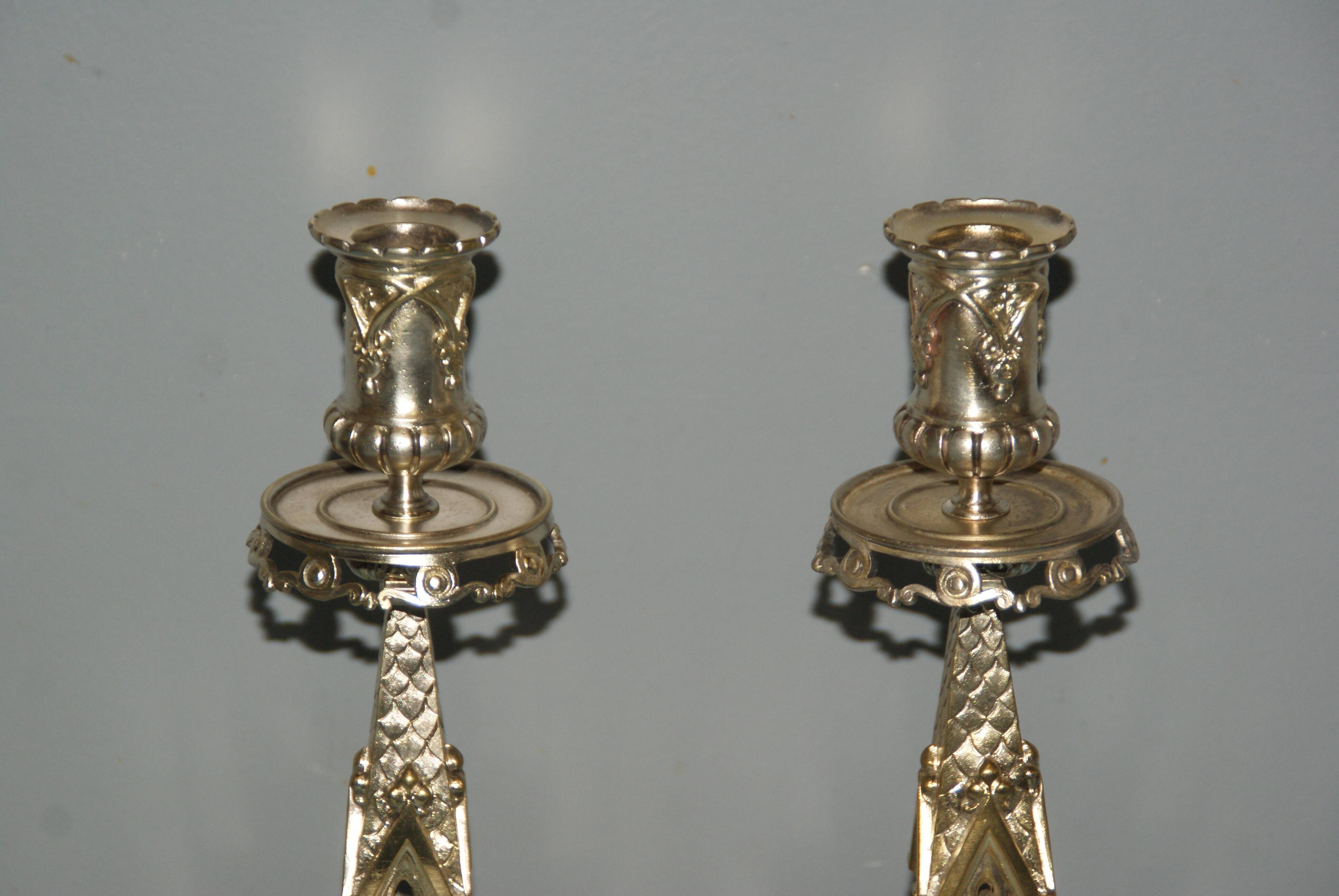 Rare paire de chandeliers en bronze XIX siècle