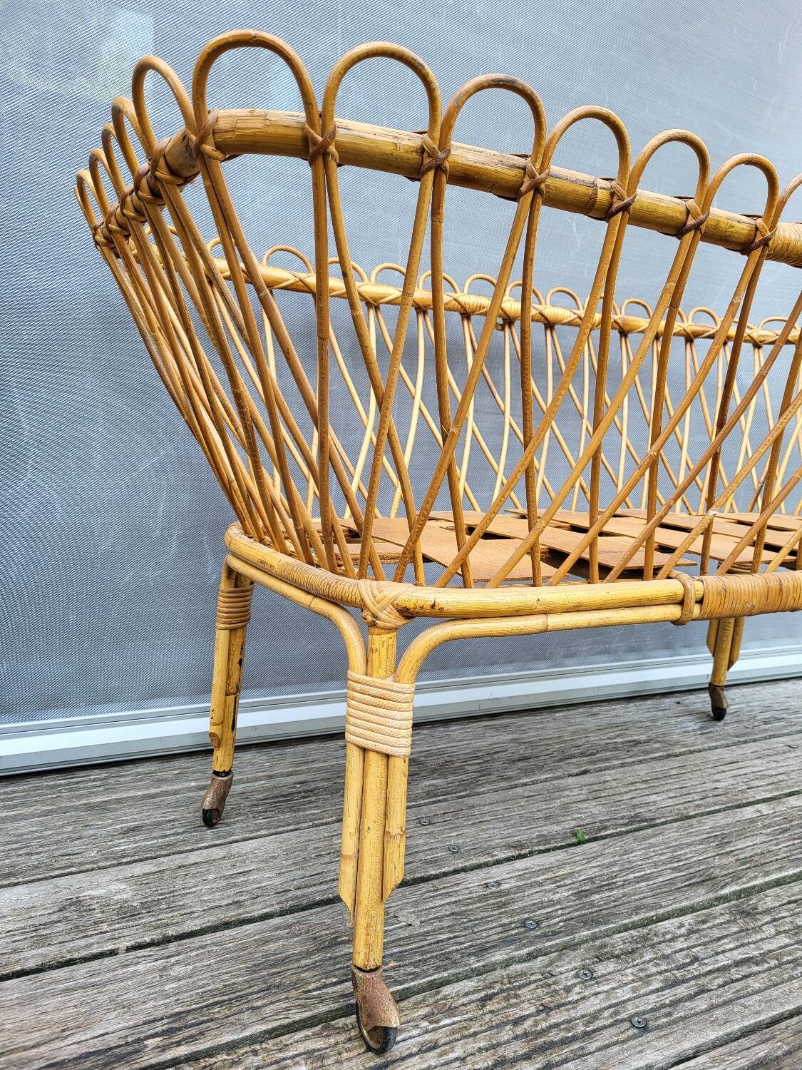 Nursery basket for green plants