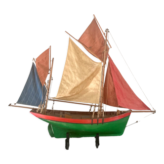 Model boat