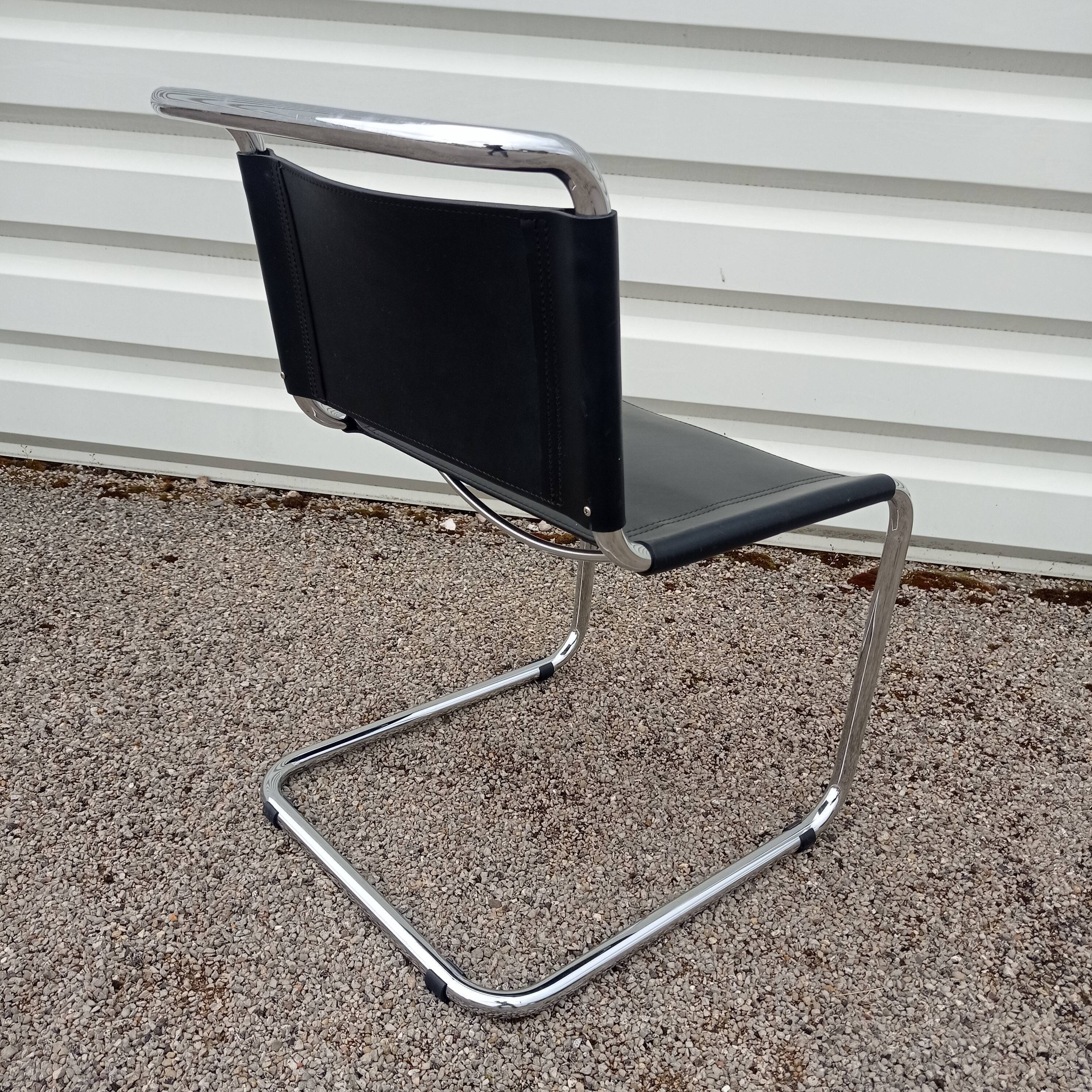 Pair of Bersanelli chairs in black and burgundy leather