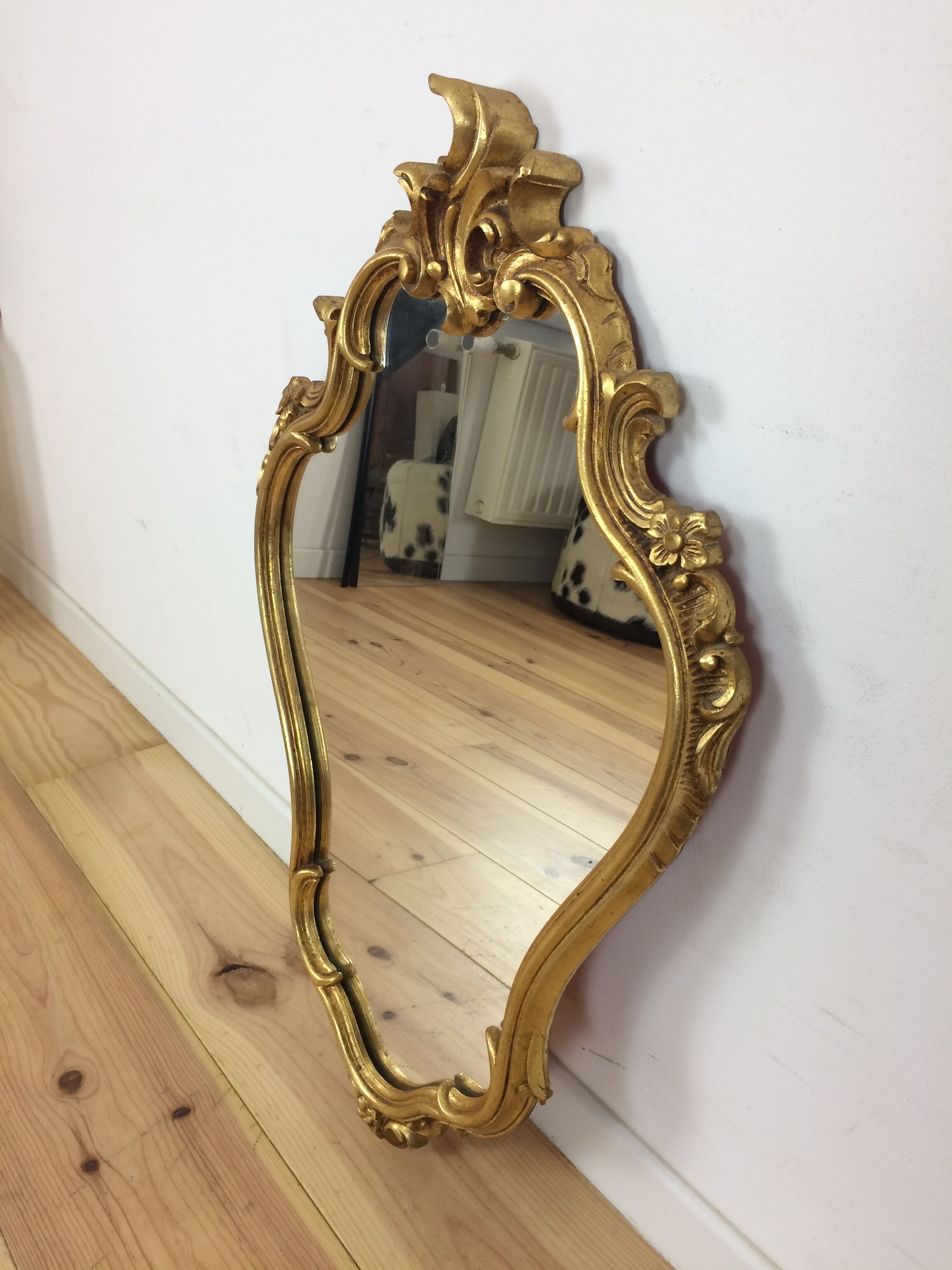 Classic gold mirror 71 x 44 cm