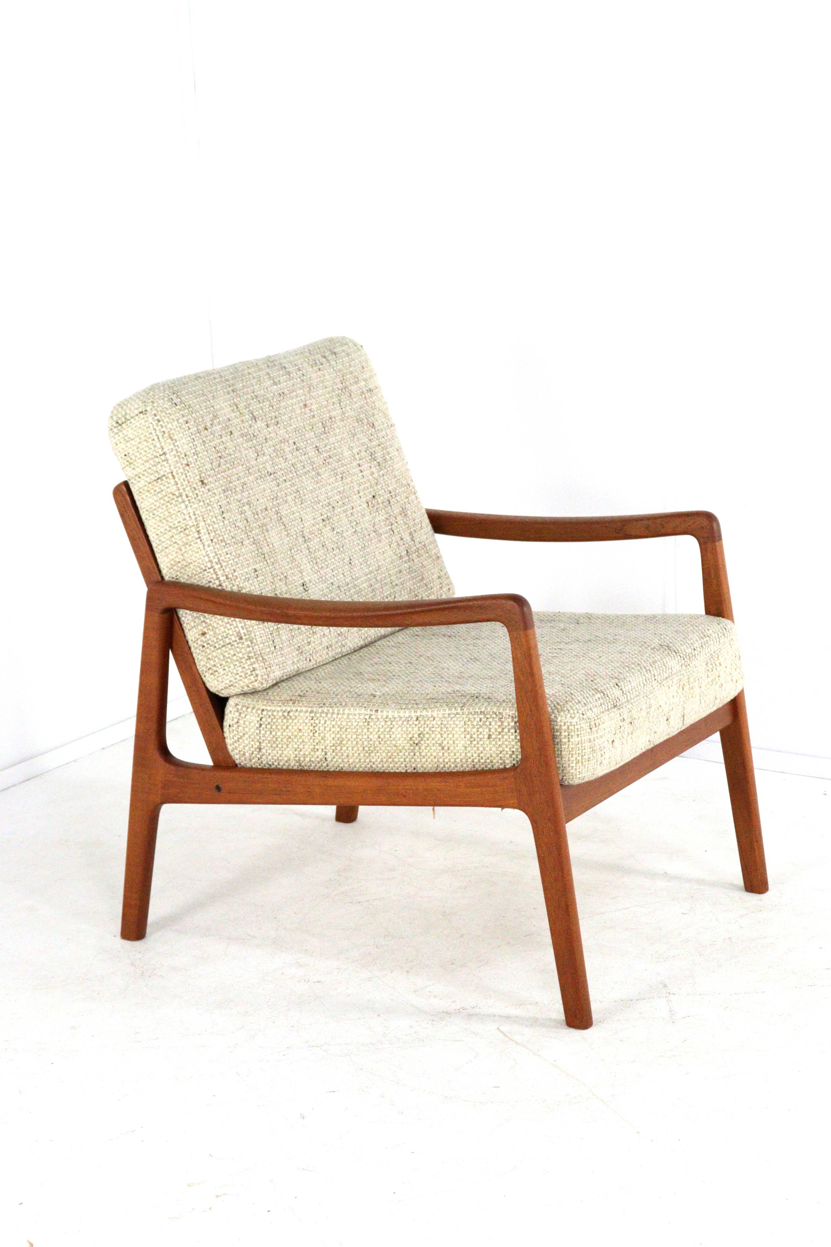 FD109 armchair by Ole Wanscher for France & Søn | Danish design in teak