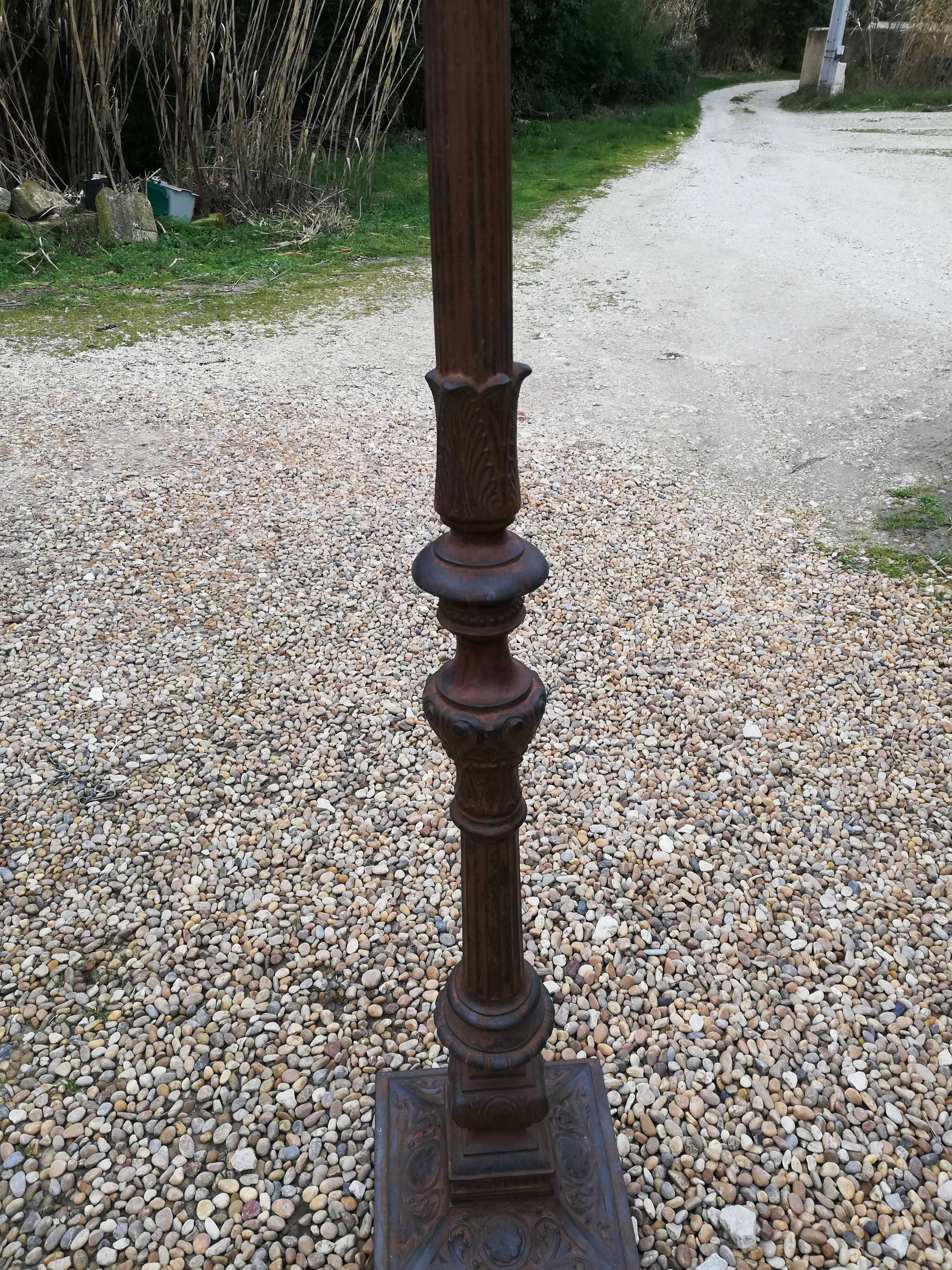 Cast iron exterior lamppost