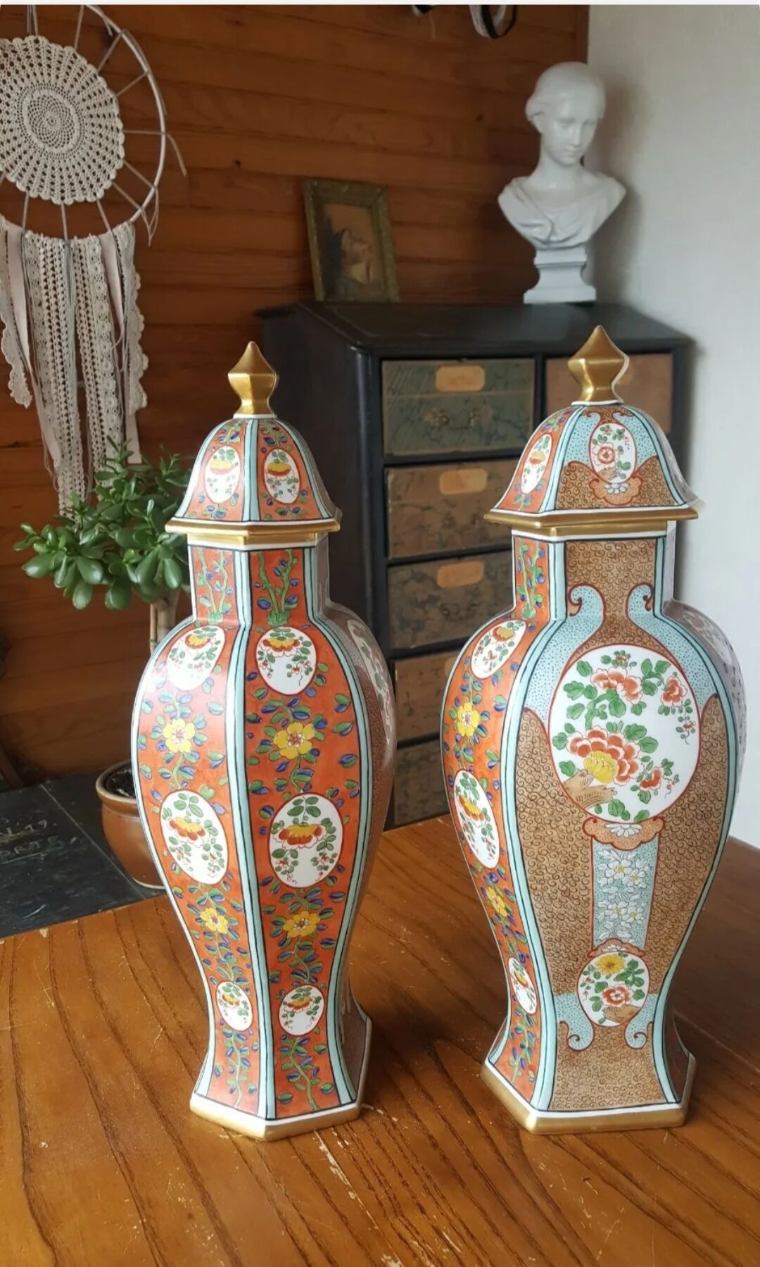 Pair of cutlery vases, urns porcelain polychrome Japan style signed