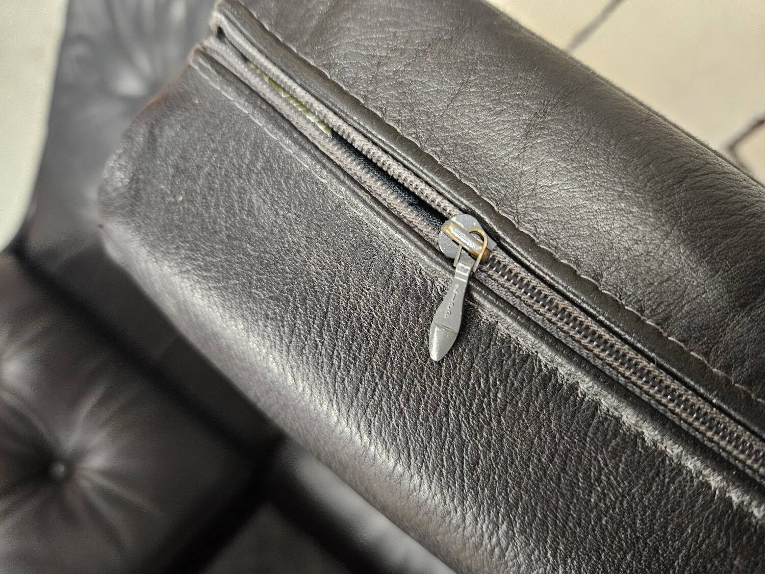 Vintage leather bench sofa 1970"