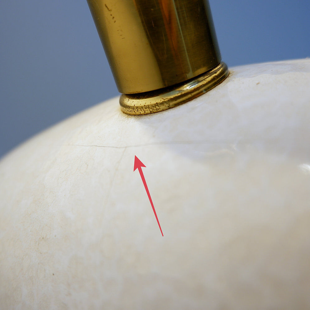 Large white ceramic fan-shaped table lamp - Art Deco style