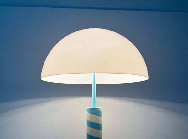 Lampe sur pied et lampe de table postmoderne allemande avec motif tourbillon bleu clair et blanc, années 1980, lot de 2