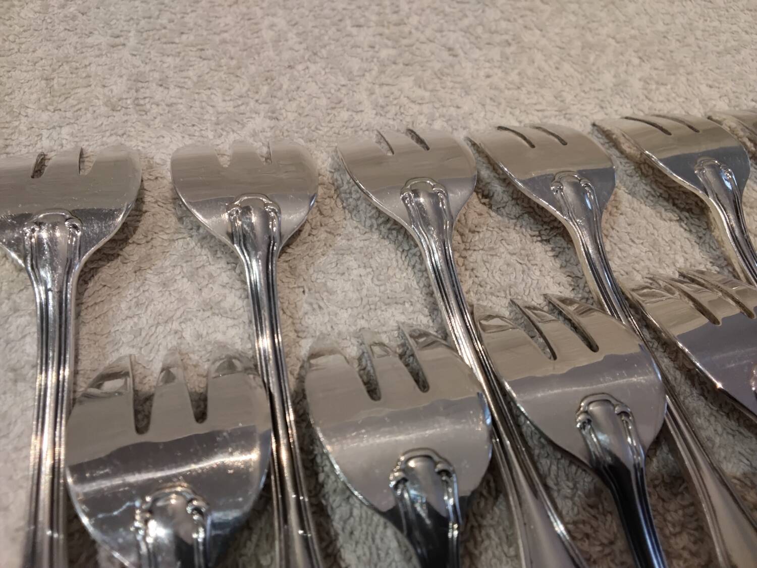 12 silver-plated oyster forks by silversmith Ercuis Valencay
