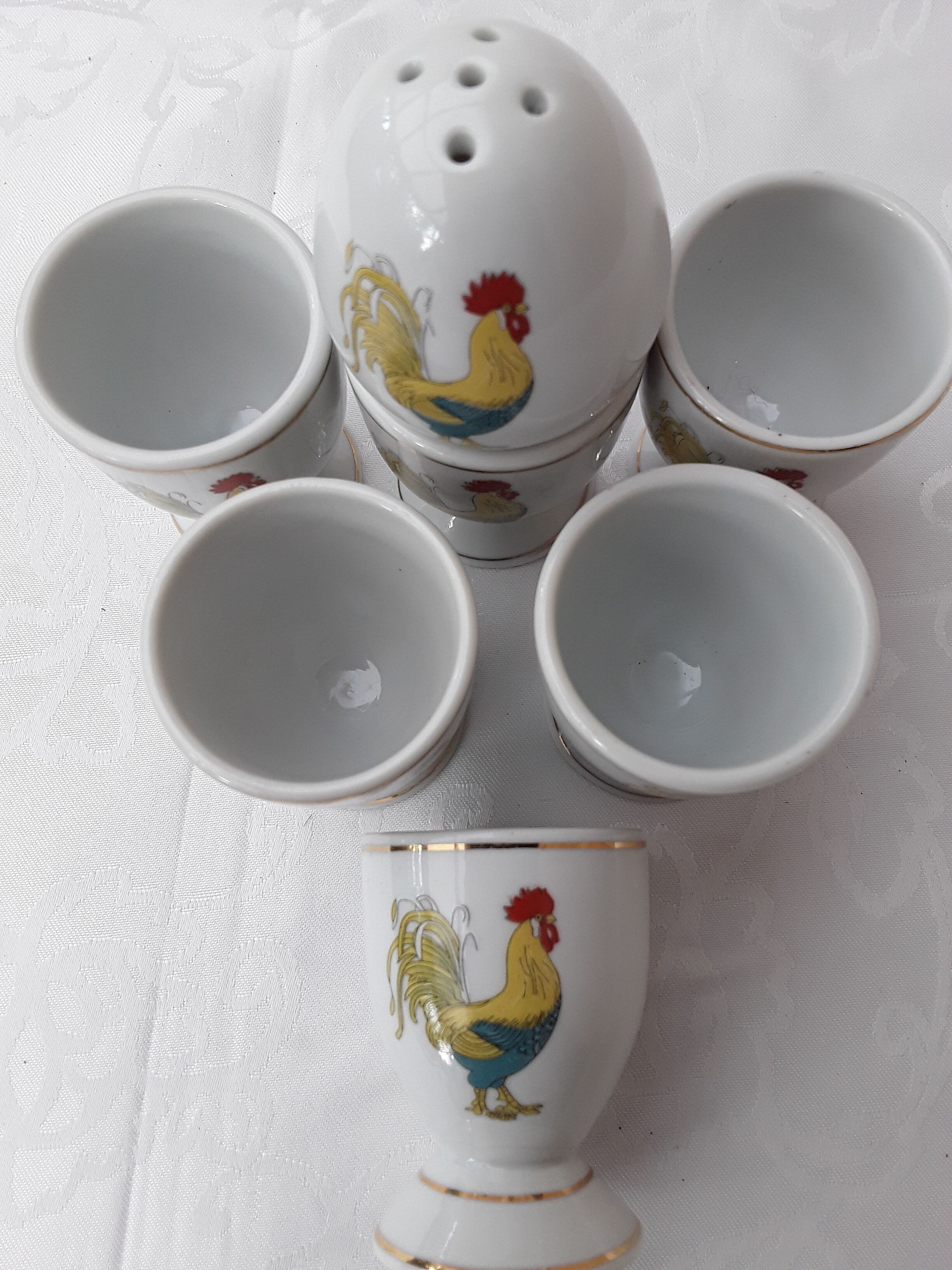 Service 6 shells and white earthenware salt shaker