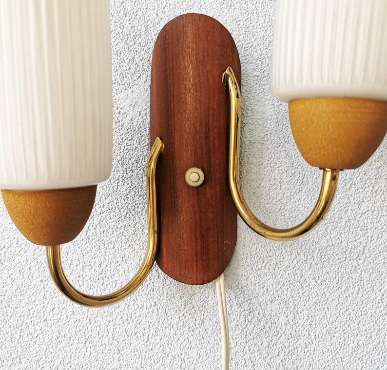 Teak wall lamp for the 70s