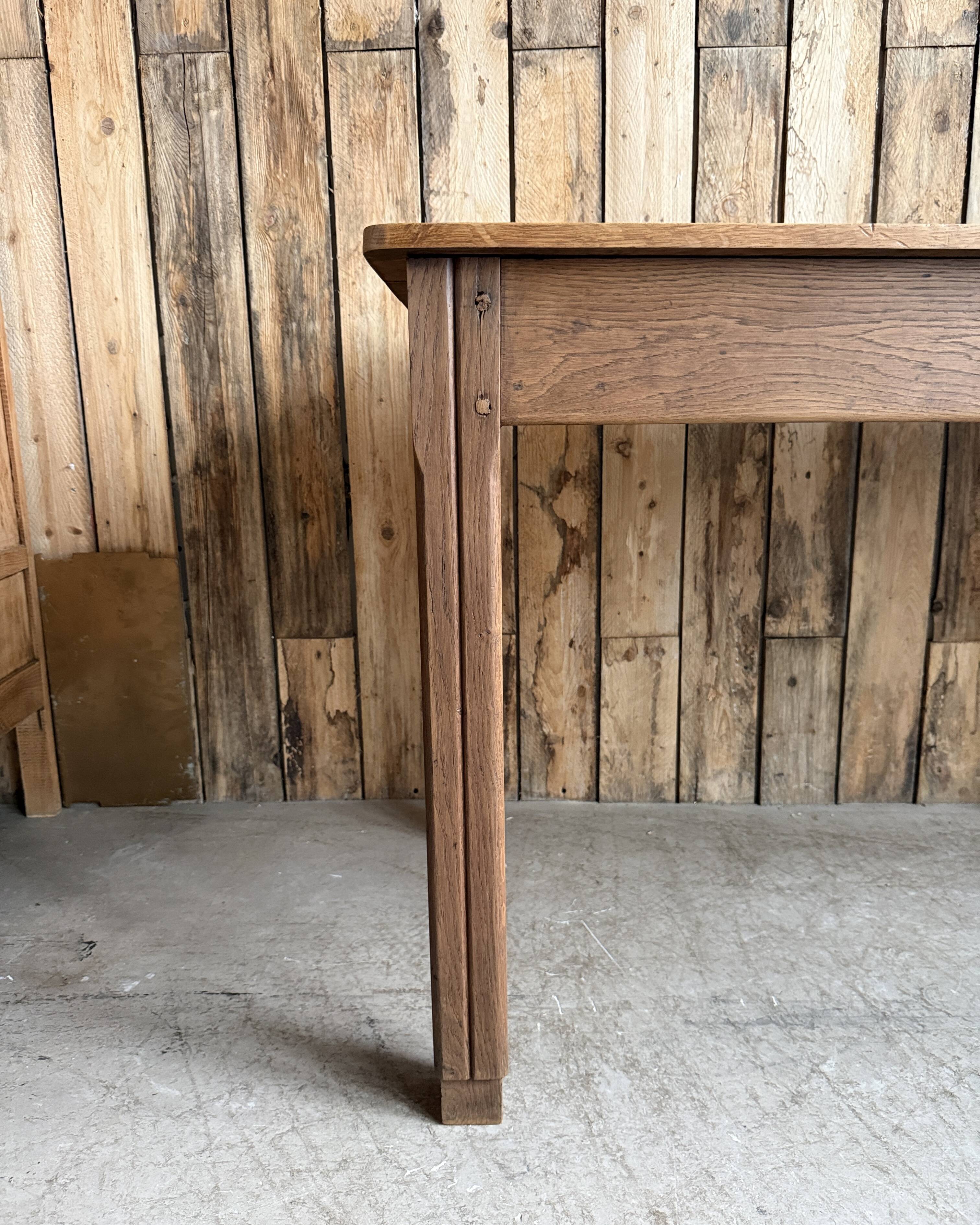 Art Deco table in solid oak (renovated)
