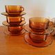 5 tasses et 5 soucoupes  couleur orange, brun