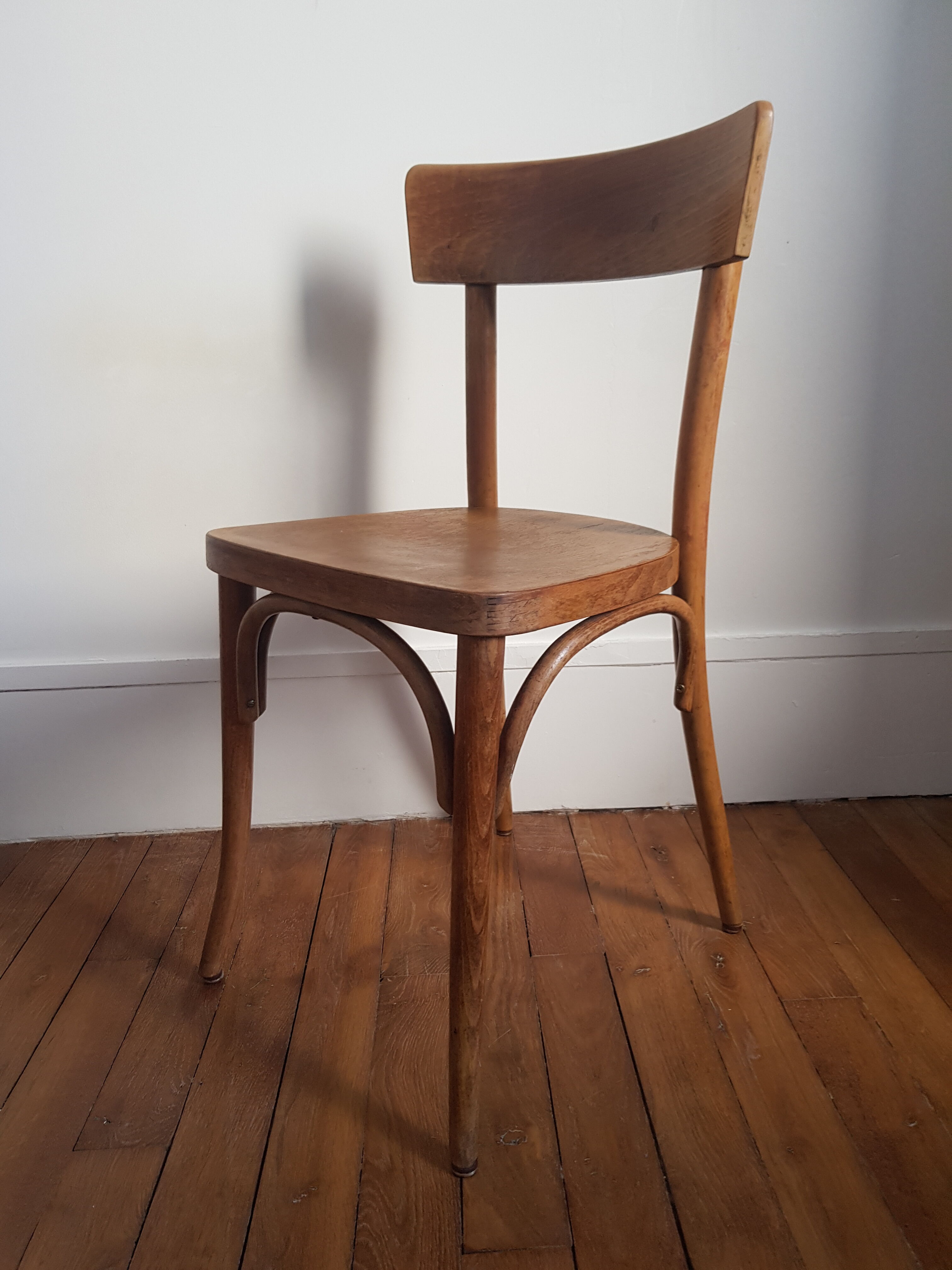 Chaise bistrot en bois clair