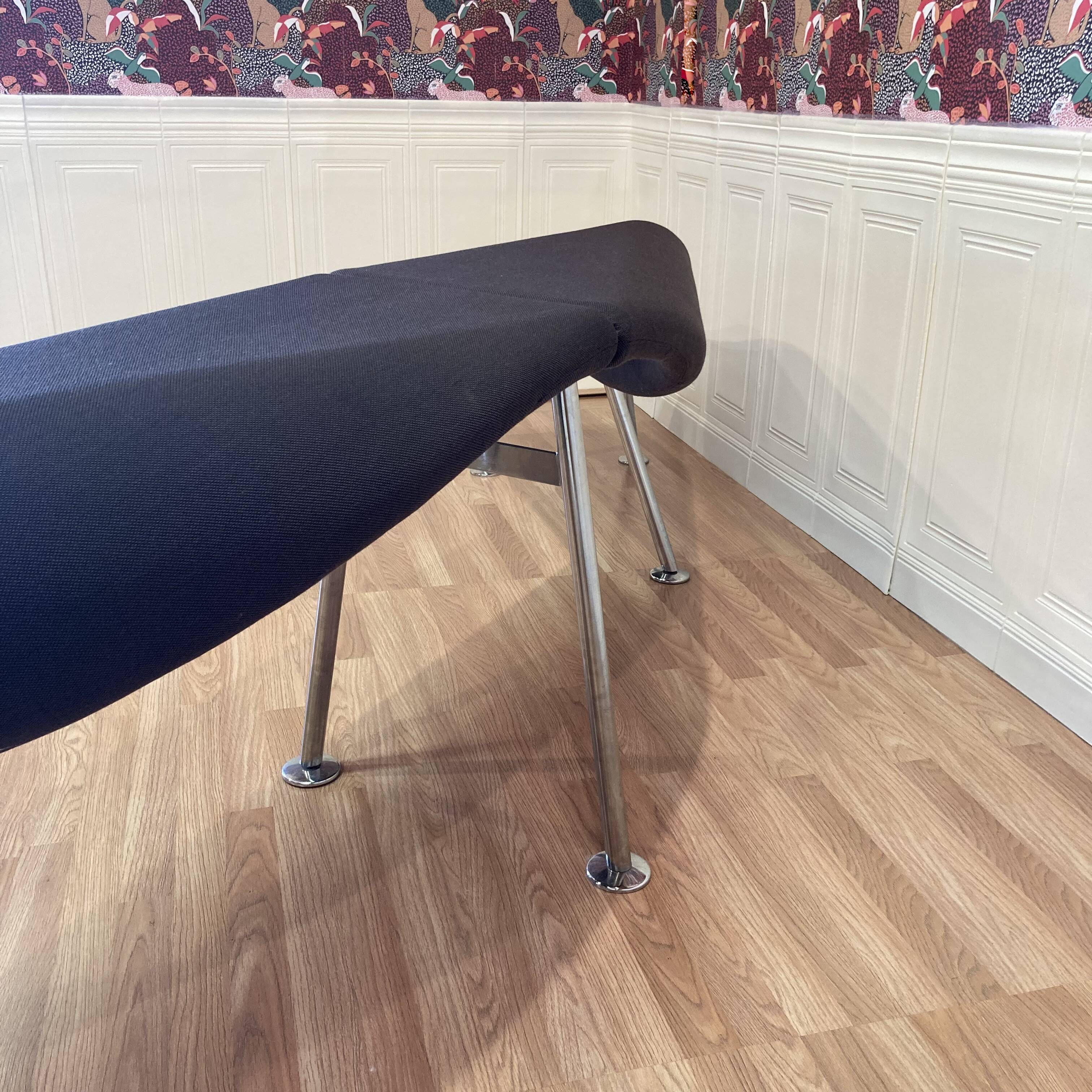 Gigantesque canapé 340 cm design scandinave.