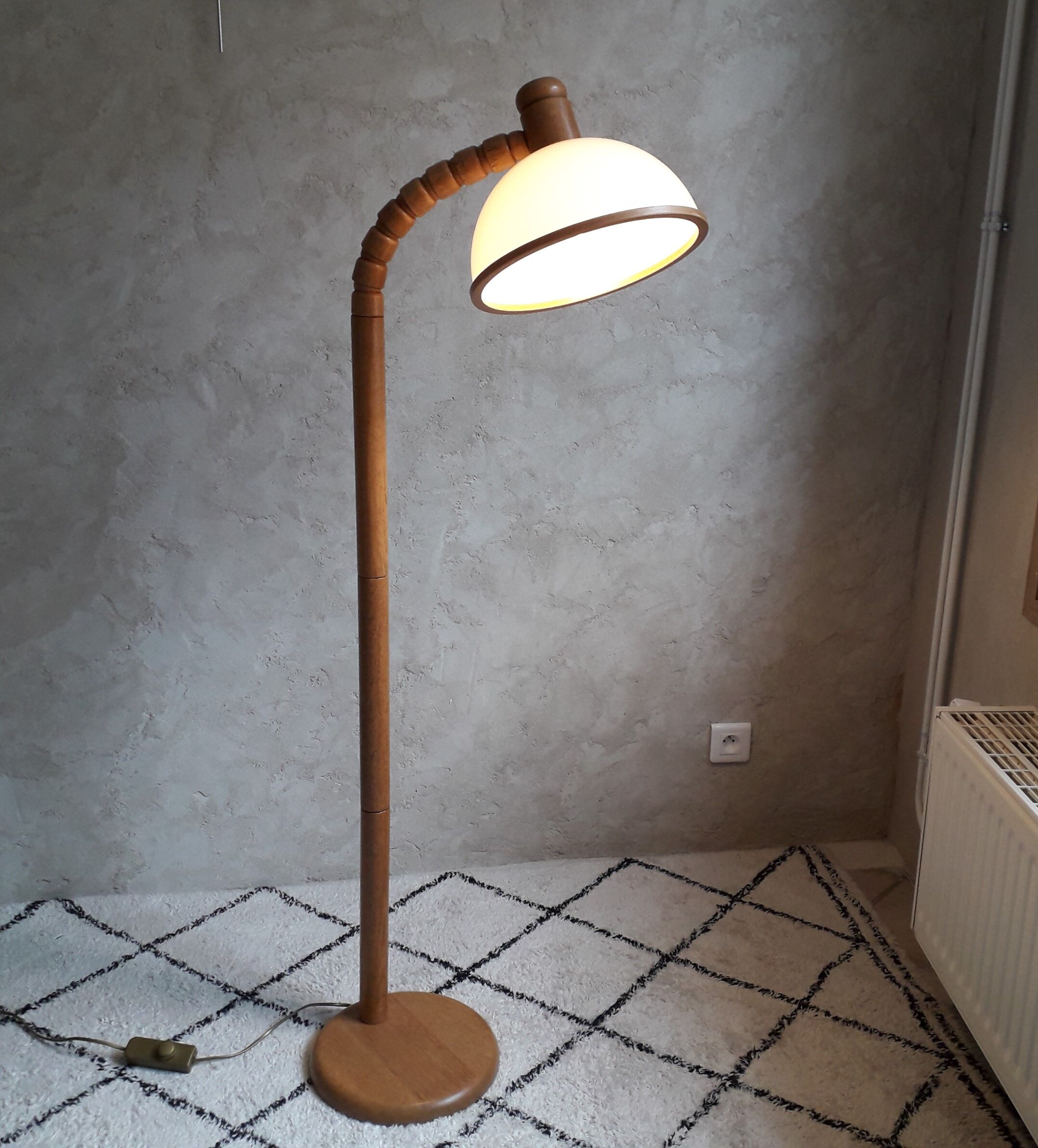 Wooden floor lamp, dutch design by steinhauer