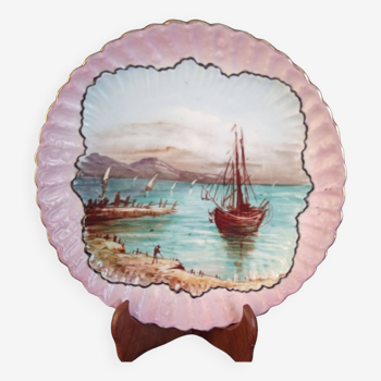 Grande assiette décorative en porcelaine de Paris, décor paysage marin