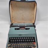 Olivetti Lettera 32 typewriter