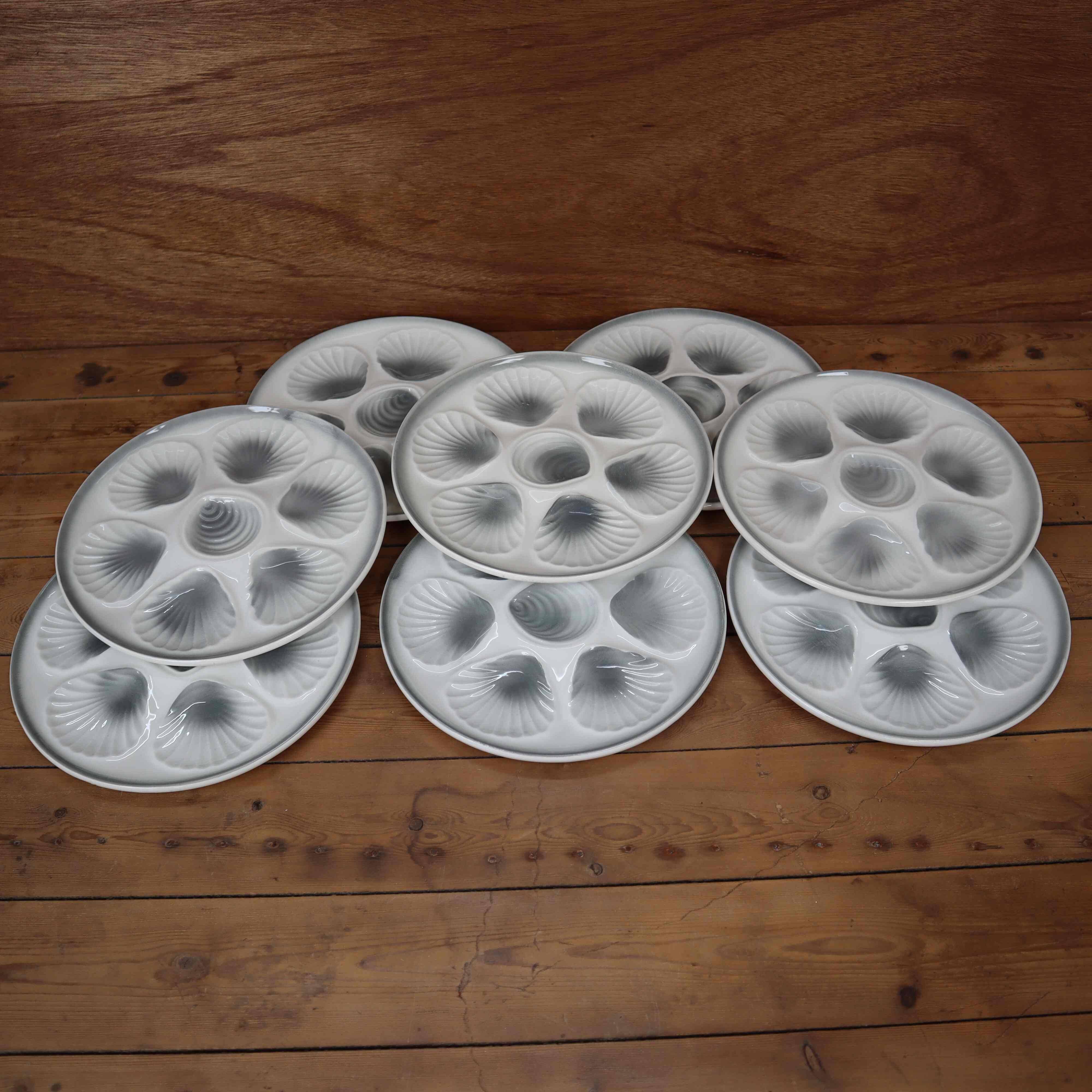 8 oyster plates Moulin des Loups Orchies