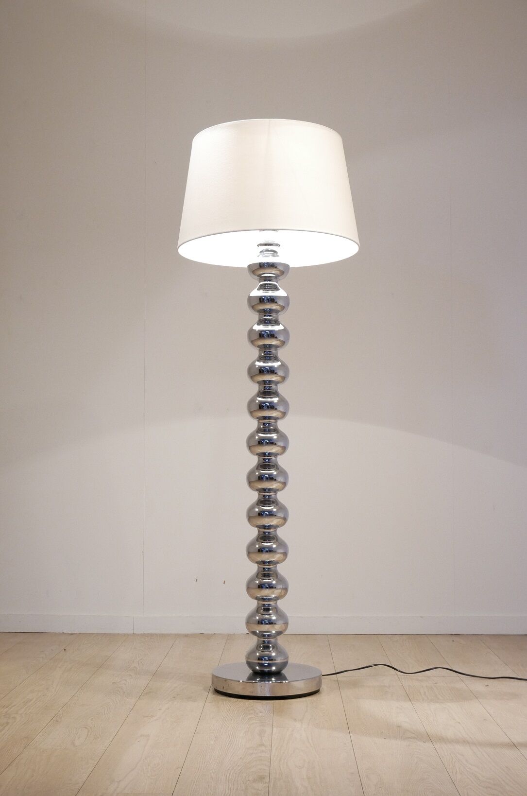 Floor lamp in metal & chromed glass balls 1970