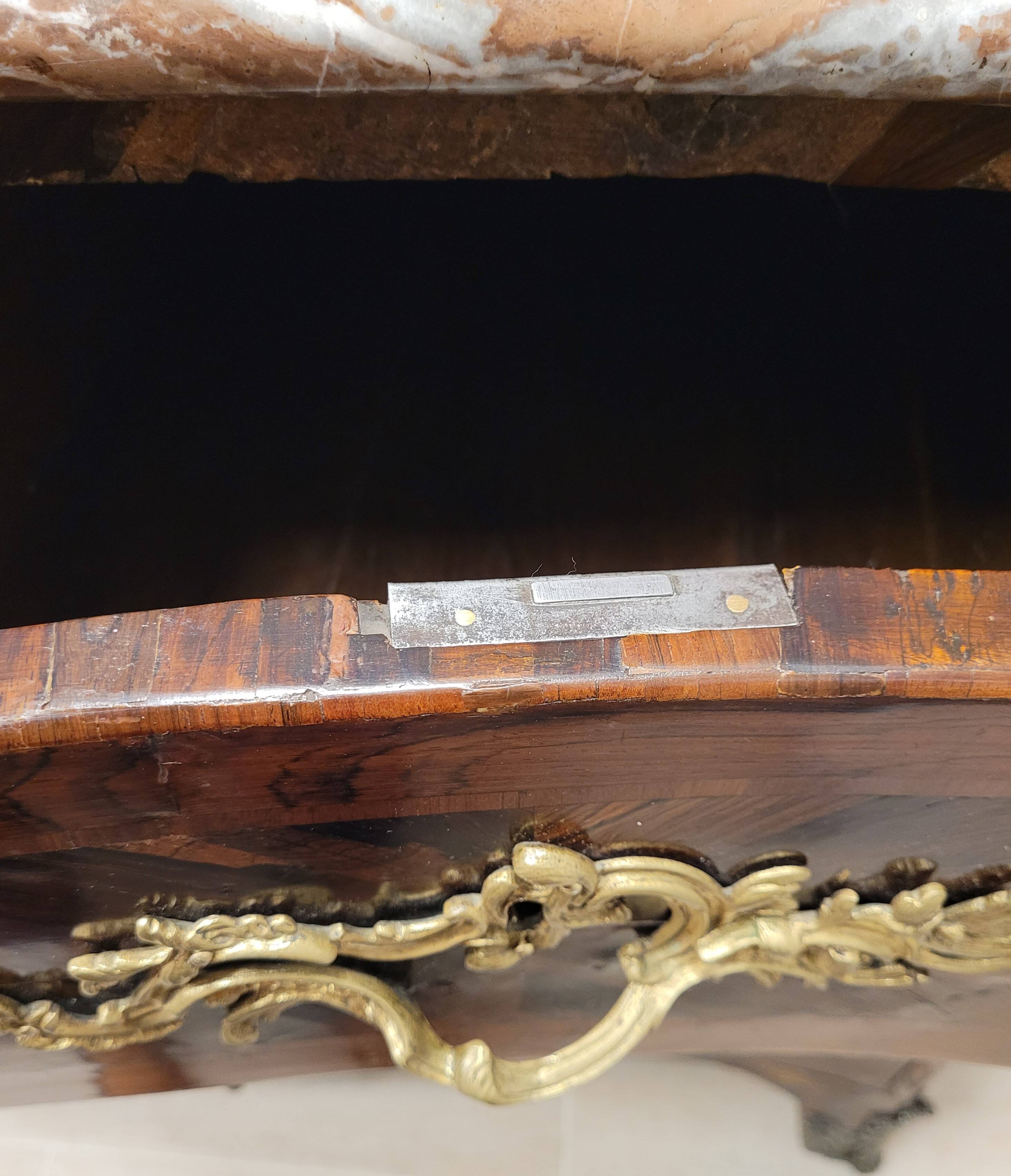 Cómoda Estilo Luis XV, Marquetería y marmol, Napoleón III, s. XIX – France