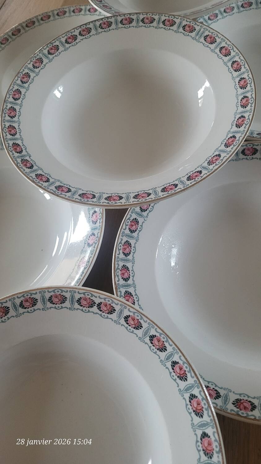 8 antique flat plates from Sté Céramique Maestricht