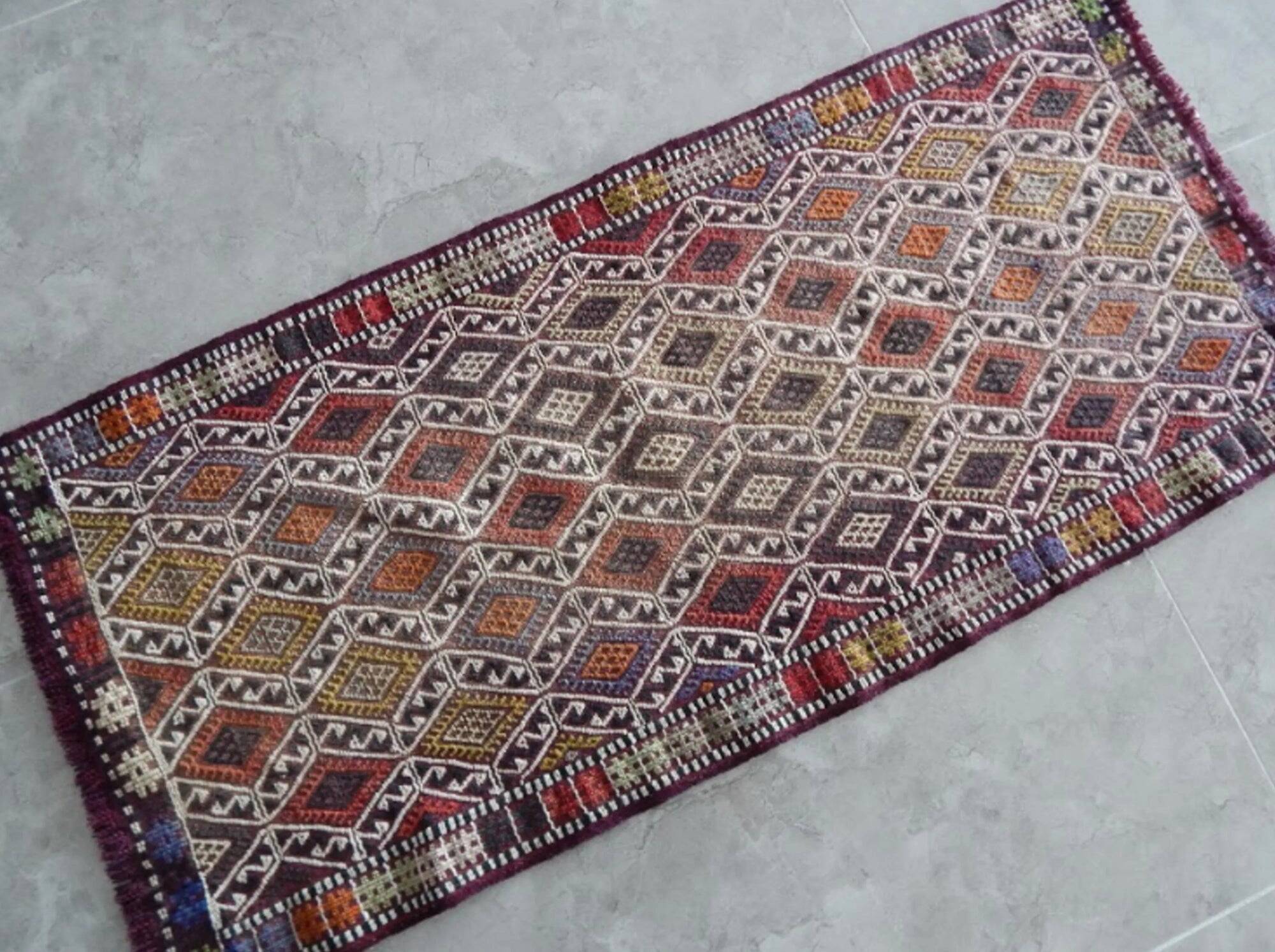 Vintage handmade Turkish rug 54x117 cm