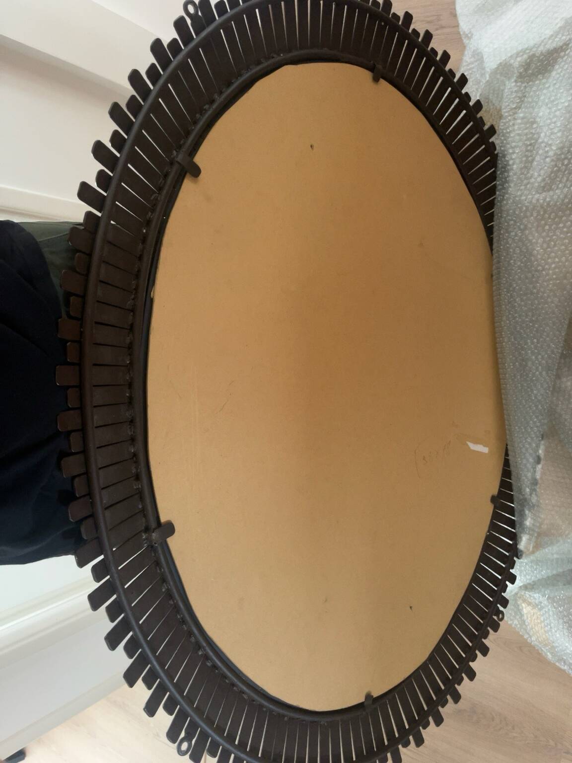 Large round sun design mirror in metal – vintage style – Ø 110 cm
