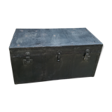 Trunk trunk wood and metal