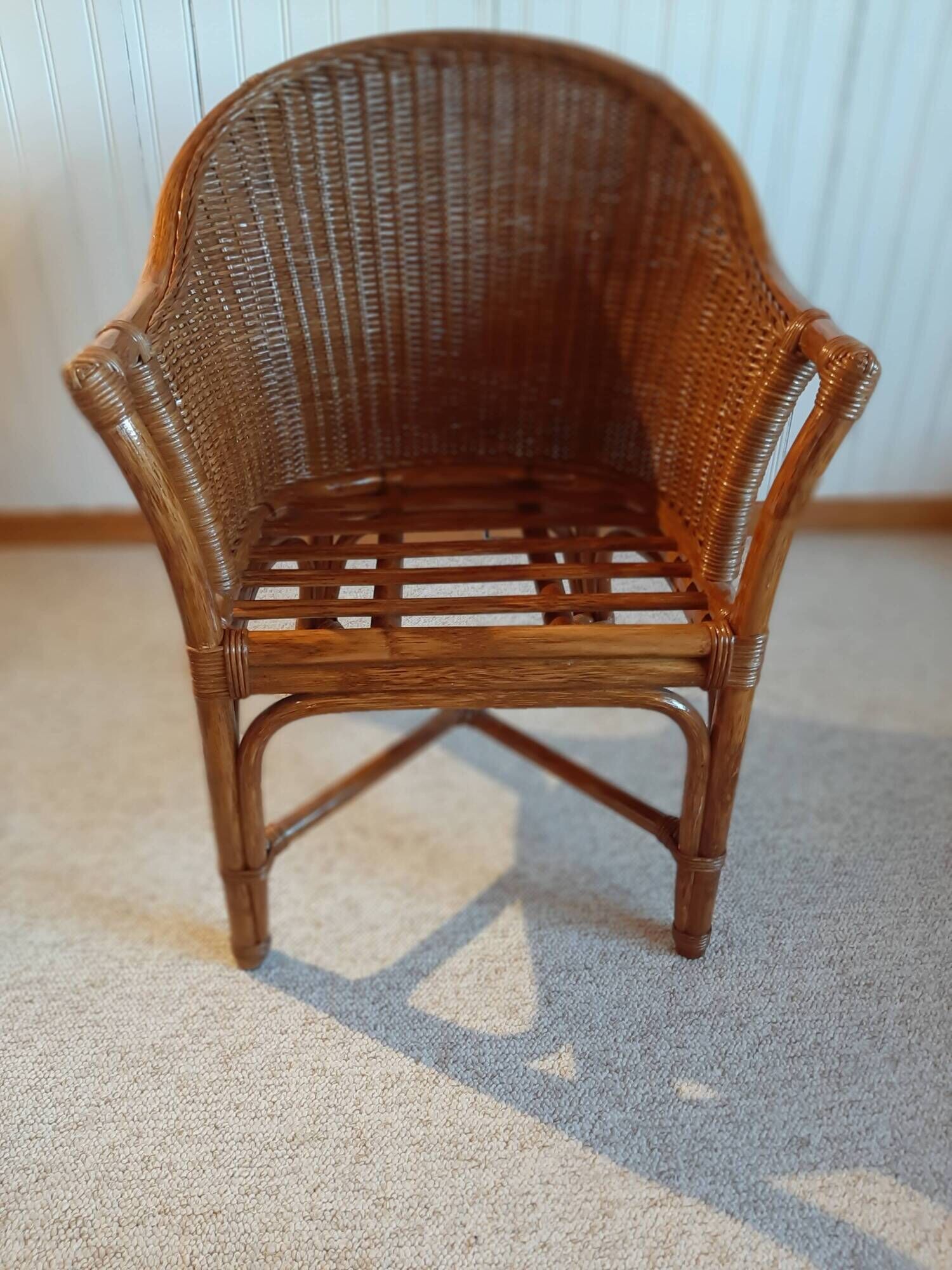 Set of 2 armchairs in adult varnished woven rattan