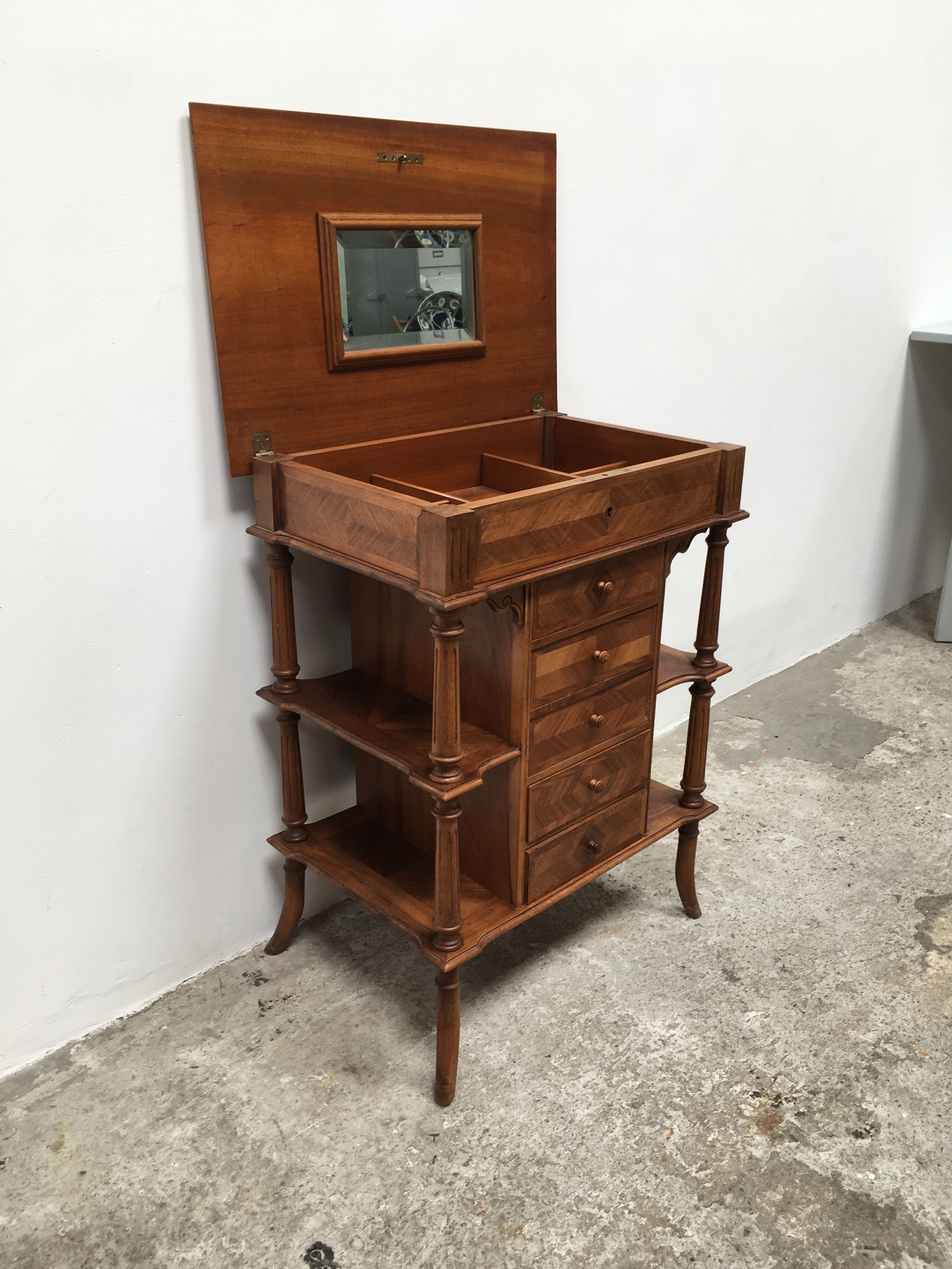 Dressing table with drawers