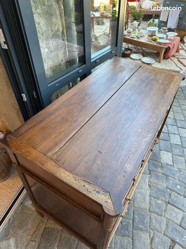 Antique chest of drawers with 3 drawers in Louis XVI style