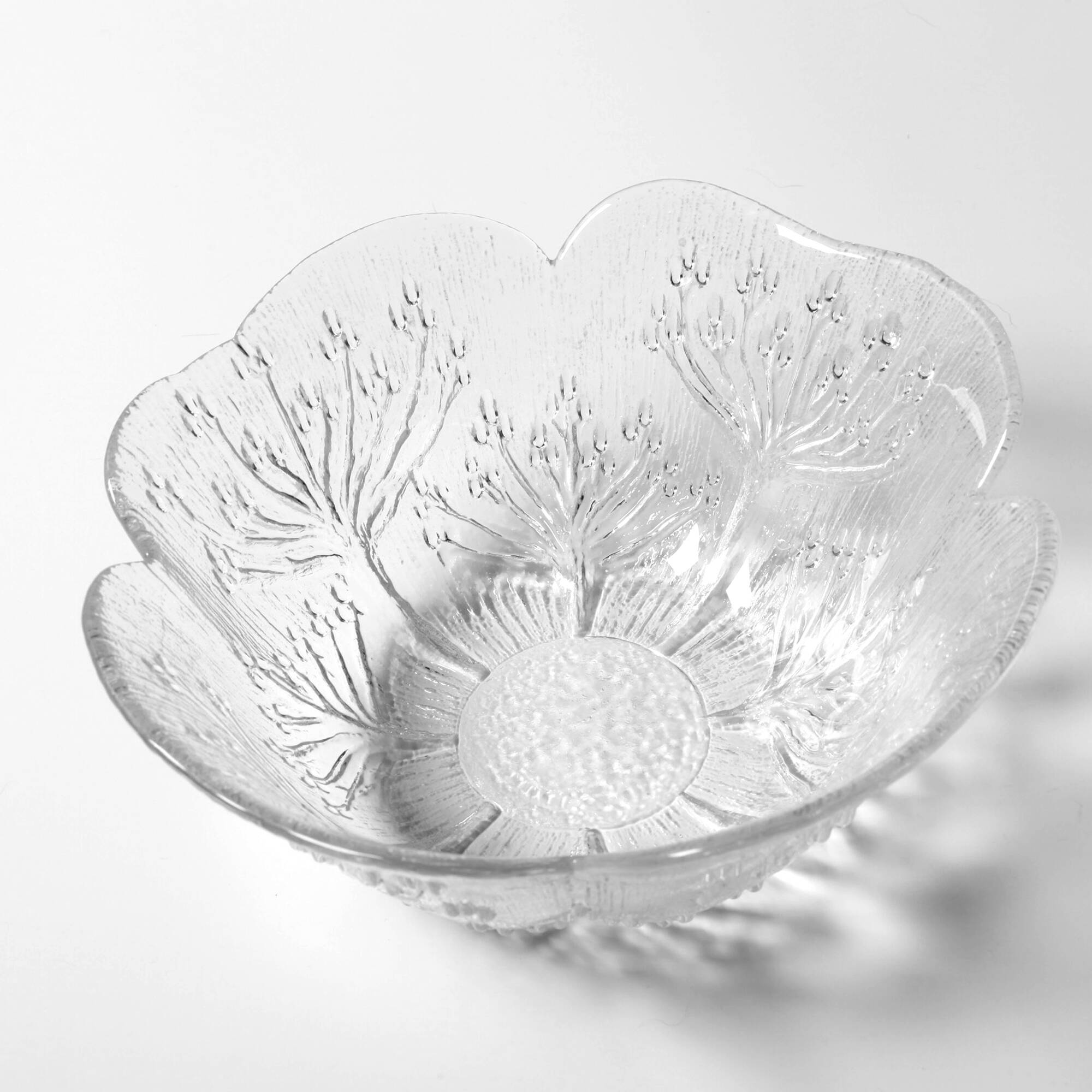 Clear Glass Bowl / Cow Parsley Design by Pertti Kallioinen / Finland / 1970