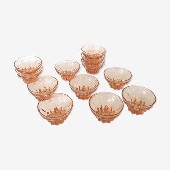 Coupelles en verre rose