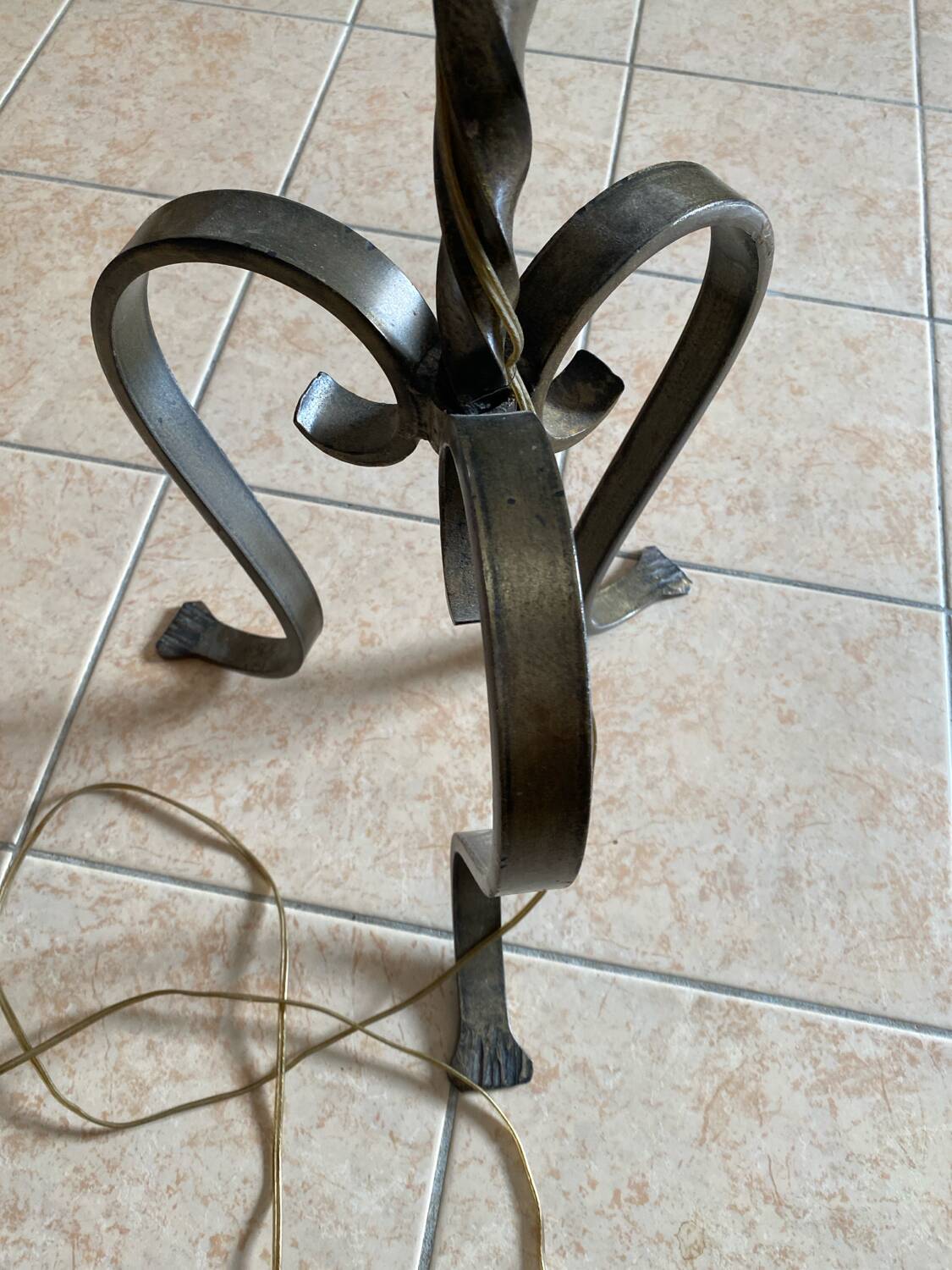 Brutalist floor lamp in twisted iron