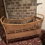 Berceau en rotin années 50