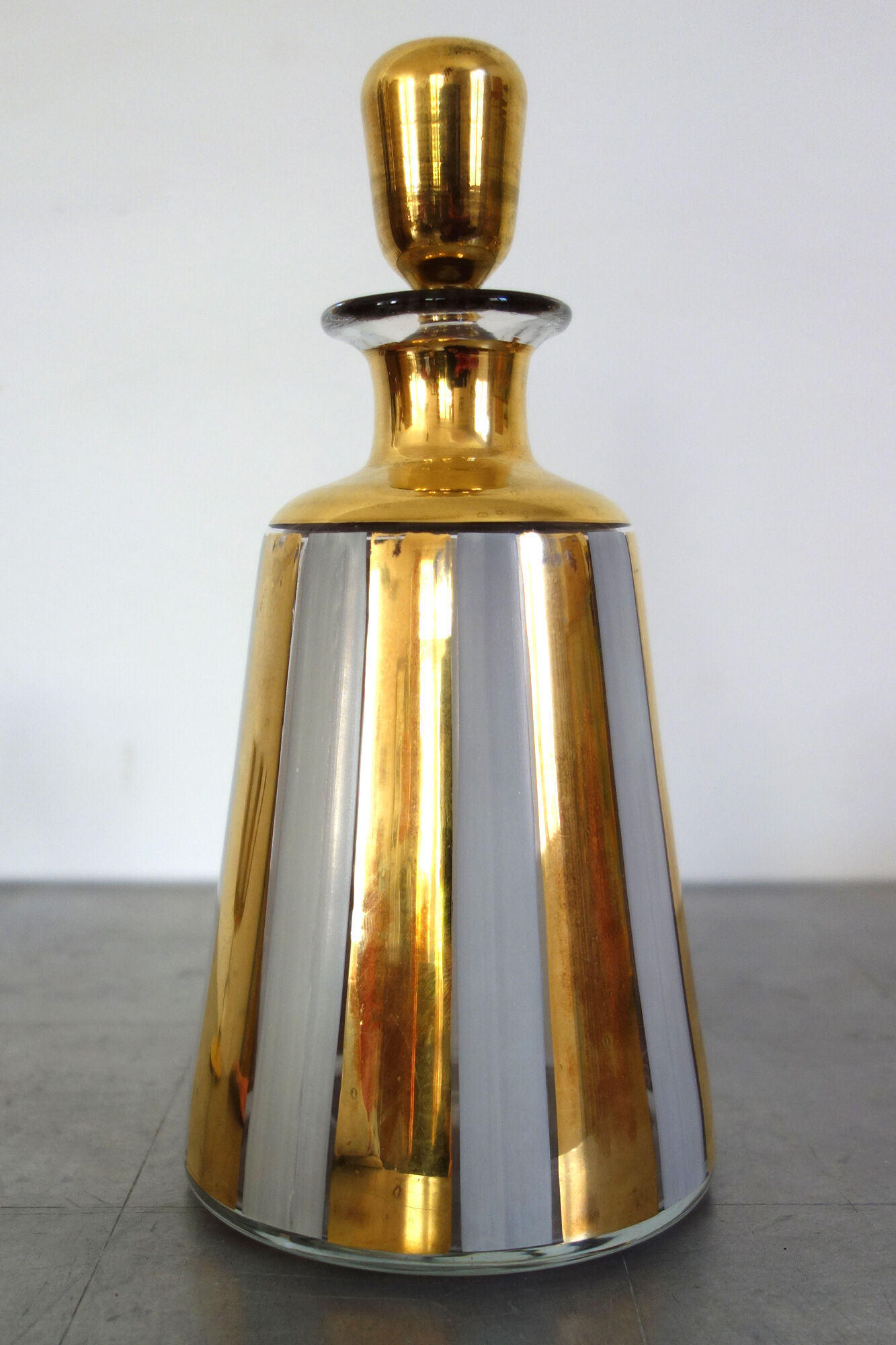 Vintage aperitif liqueur service