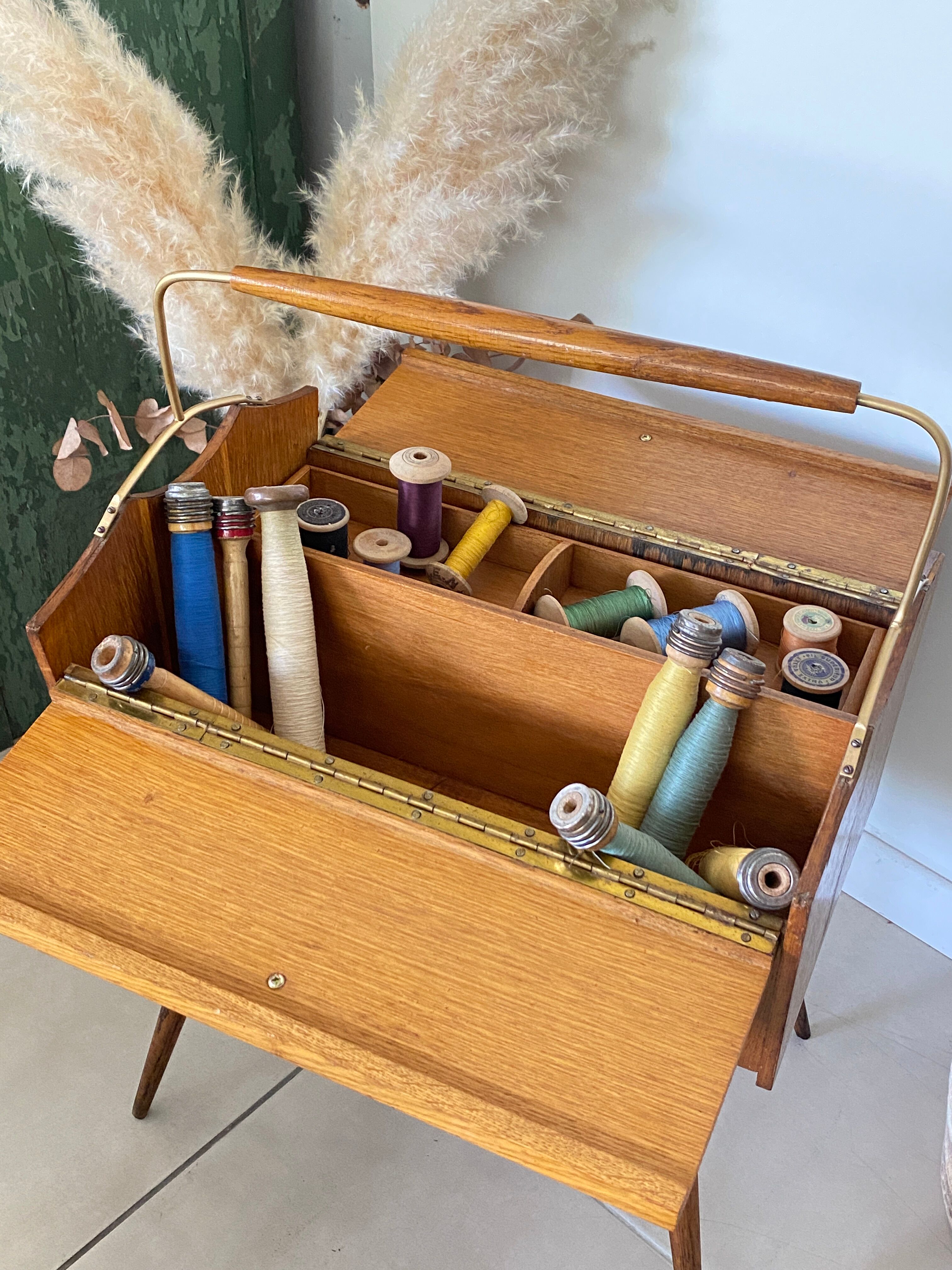 Vintage worker compass feet