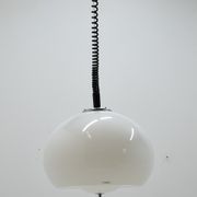 Suspension Meblo du milieu du siècle, Design Harvey Guzzini, Italie, années 1970