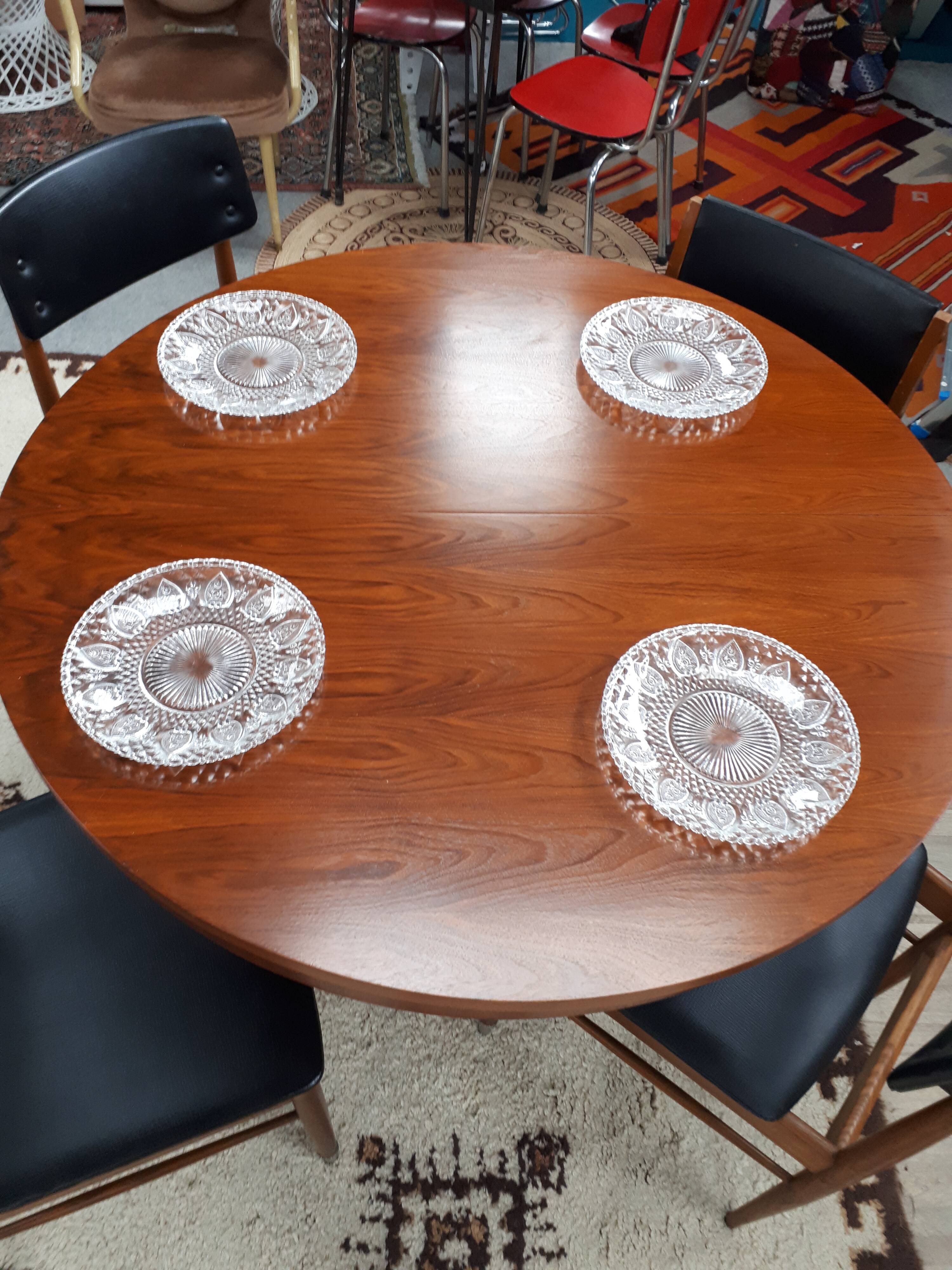 Table ronde par Baumann des années 60