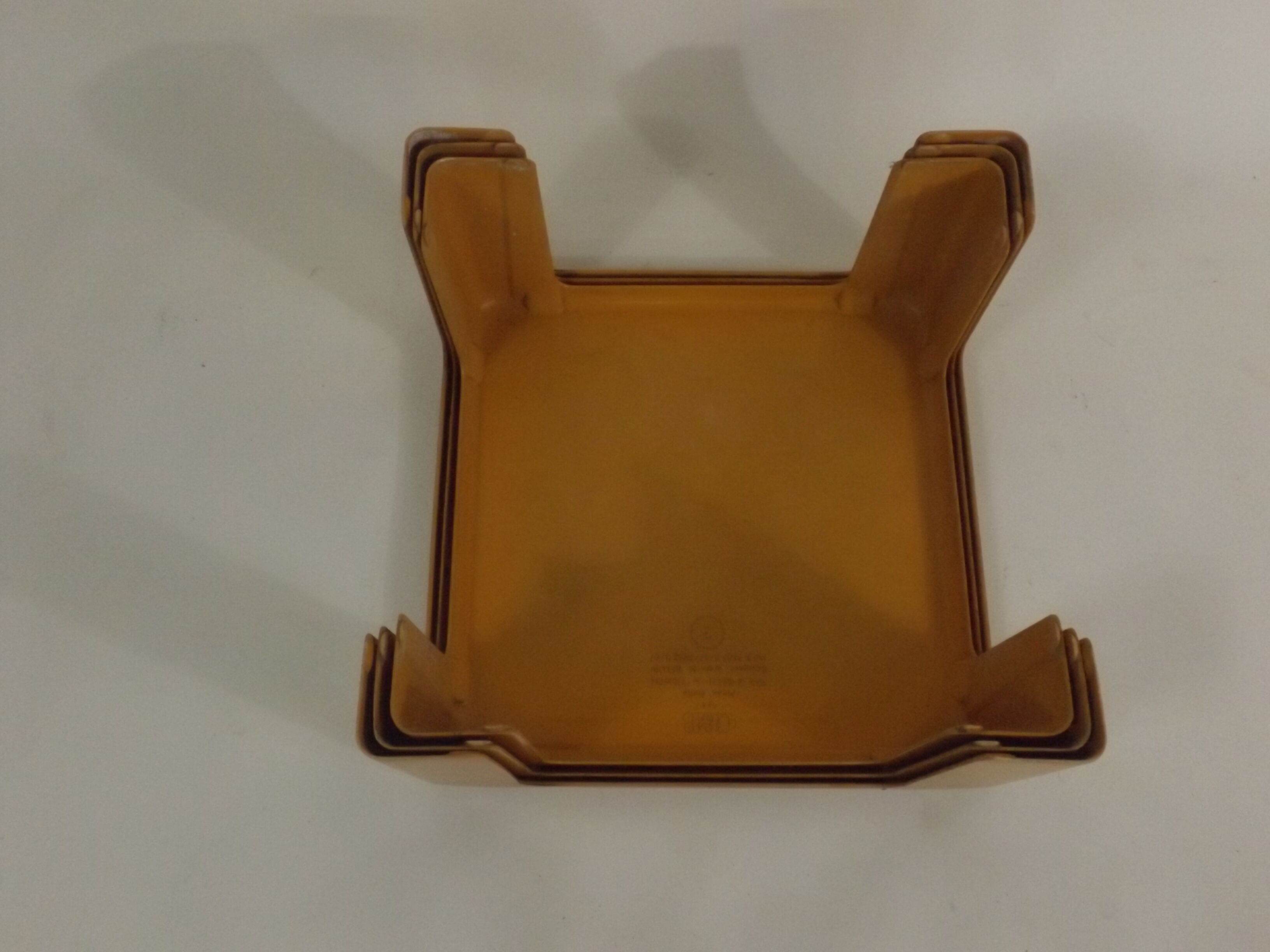 3 tables "Quatro Gatti" de Mario Belloni pour C&B Italia
