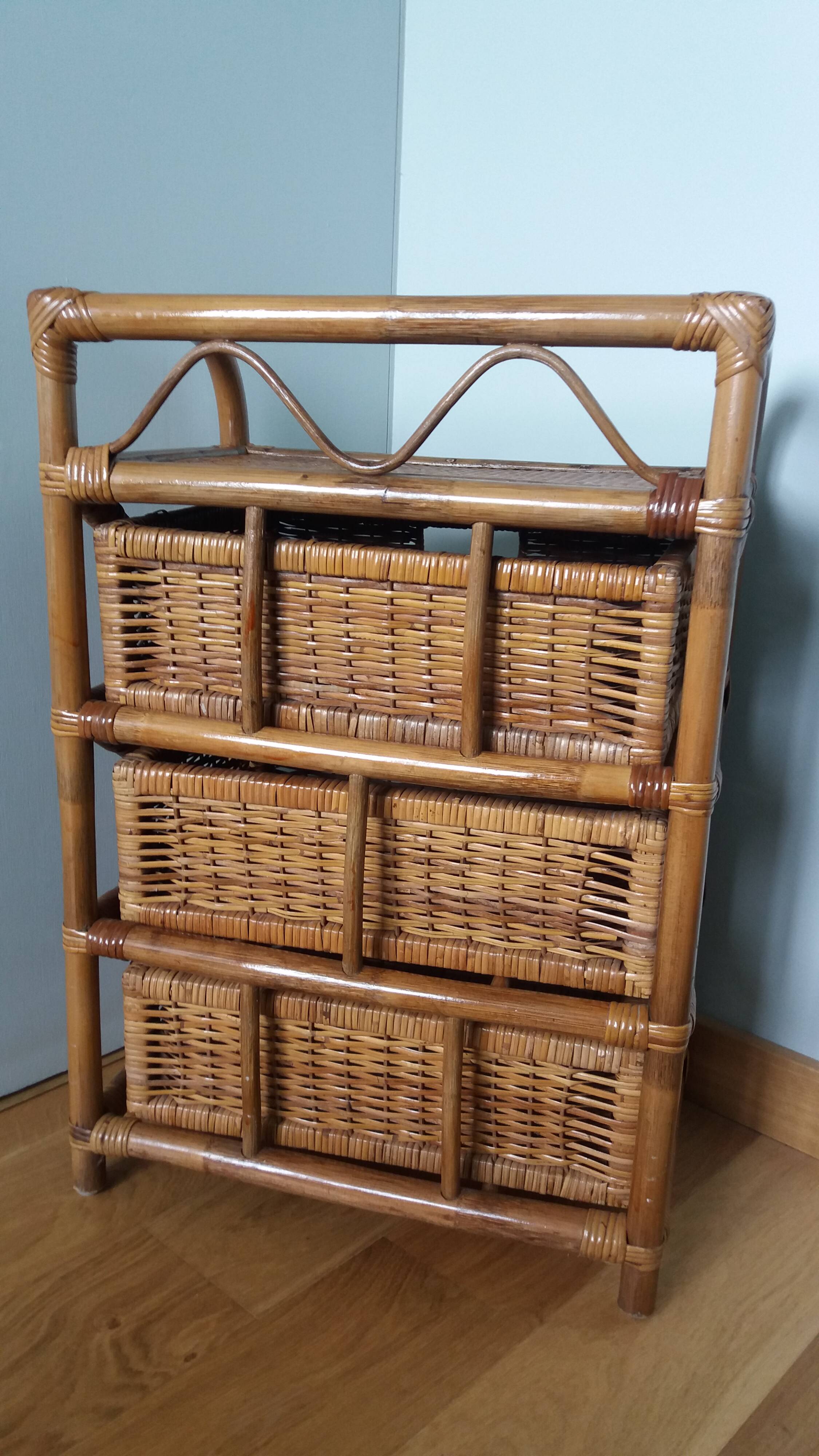 Commode chiffonnier en rotin et osier