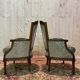 Paire de fauteuils bergères de style Louis XVI