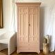 Armoire parisienne vieux rose