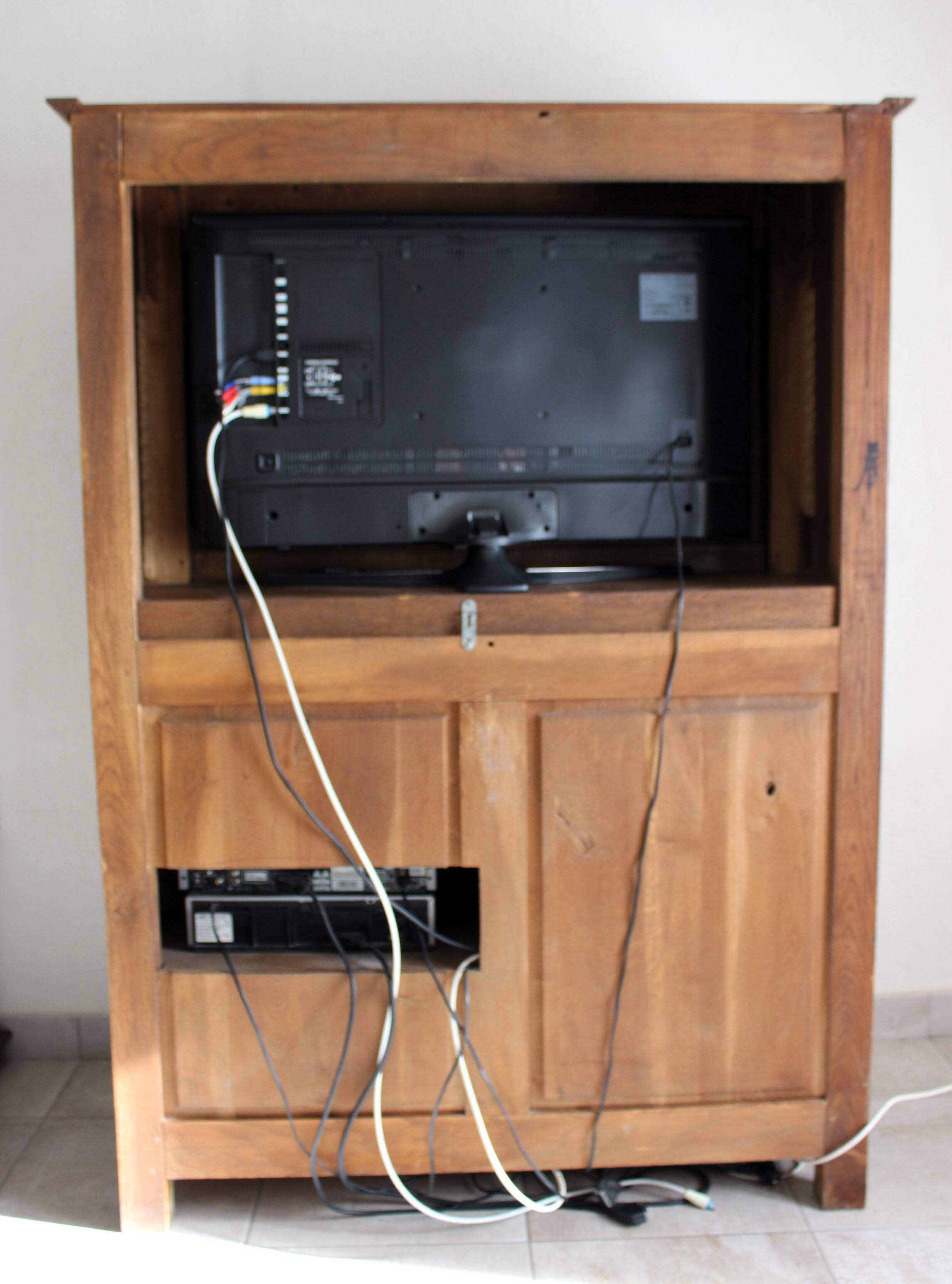 Abbatiale solid oak TV cabinet sideboard