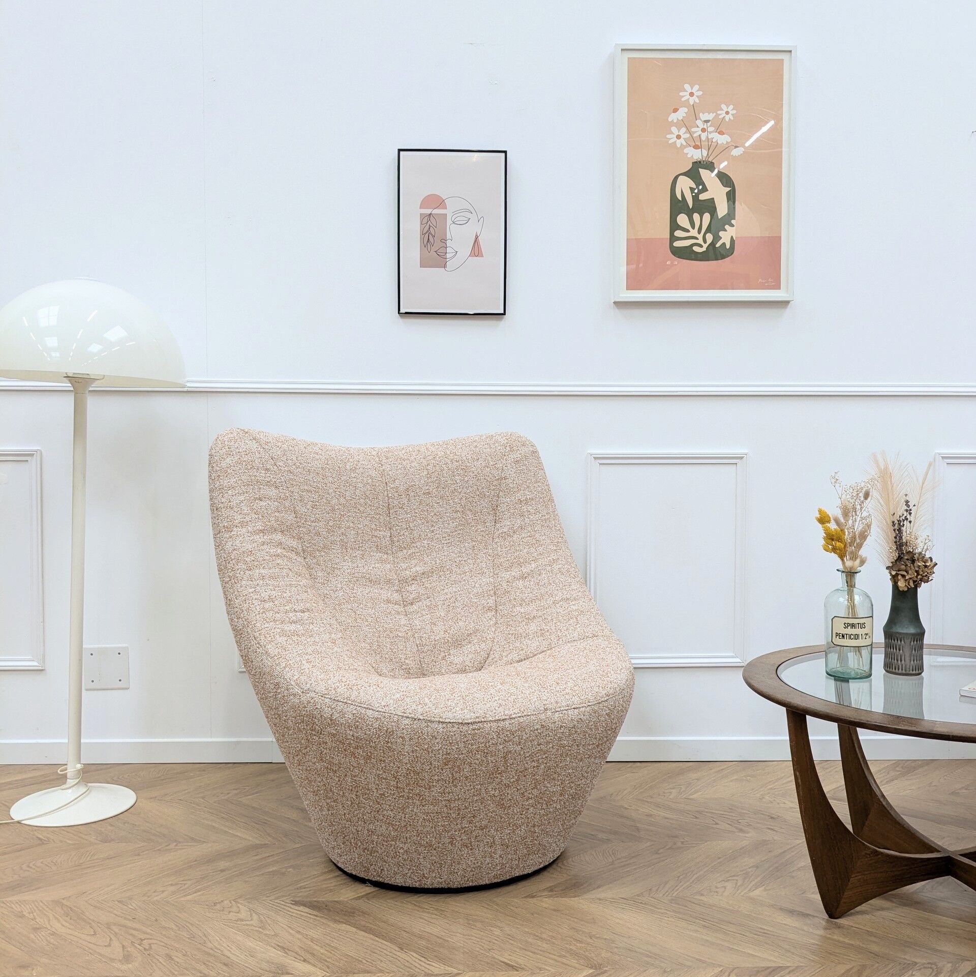 Anda armchair by Pierre Paulin published by Ligne Roset
